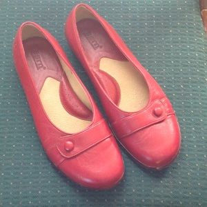 Born red flats